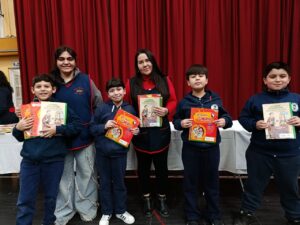 260805-ENTREGA DE LIBROS (1)
