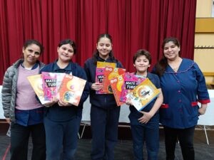 260805-ENTREGA DE LIBROS (11)