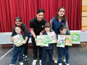 260805-ENTREGA DE LIBROS (18)