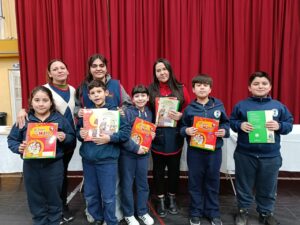 260805-ENTREGA DE LIBROS (2)