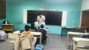 260810-ENTREGA DE LIBROS (2)