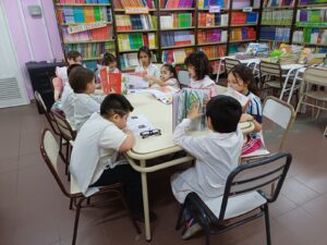 260810-ENTREGA DE LIBROS (6)