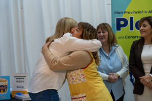 260812-PRESENTACIÓN LIBROS PLEN@ (11)