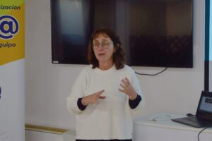 260814-MESA DE TRABAJO DIRECTORES (6)