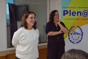 260814-MESA DE TRABAJO DIRECTORES (8)
