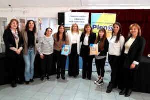 260822-ENTREGA DE LIBROS (12)
