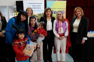 260822-ENTREGA DE LIBROS (4)