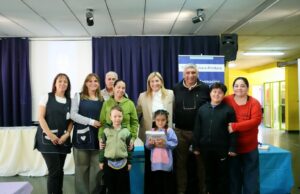 260831-ENTREGA DE LIBROS EL CALAFATE (11)