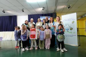 260831-ENTREGA DE LIBROS EL CALAFATE (9)