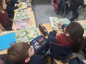 260902-ENTREGA LIBROS IMA (5)