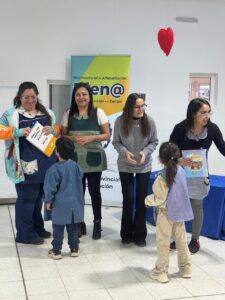 260904-ENTREGA DE LIBROS CHALTÉN Y TRES LAGOS (3)
