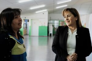 260907-ENTREGA DE ZAPATILLAS LAS HERAS (1)