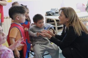 260907-ENTREGA DE ZAPATILLAS LAS HERAS (6)