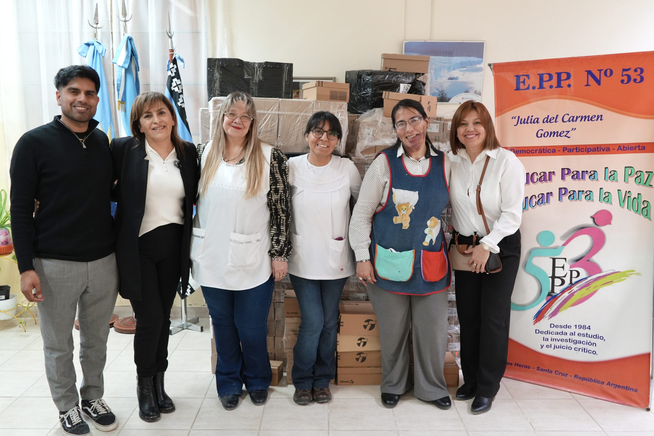 260908-ENTREGA DE ZAPATILLAS EPP 53 (12)