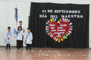 260910-ACTO DÍA DEL MAESTRO EPP 60 RÍO TURBIO (4)