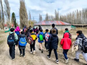260919-VISITA A ESCUELA AGRO (2)