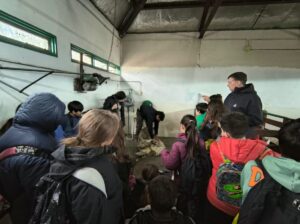 260919-VISITA A LA ESCUELA AGRO GOB. GREG (4)