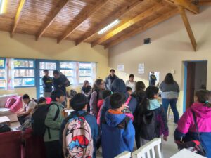 260919-VISITA A LA ESCUELA AGRO GOB. GREG (7)