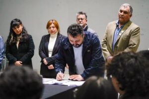 260925-FIRMA CONVENIO CPE Y MUNI CO (4)