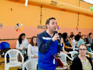 261008-2 ENCUENTRO VARKEY (4)