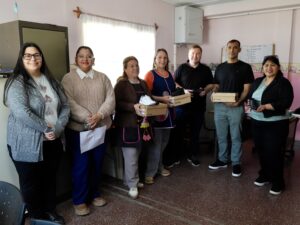 261015-ENTREGA DE ZAPATILLAS LAGO POSADAS-LOS ANTIGUOS (15)