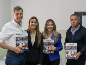 261021-ENTREGA DE GUÍA EL CALAFATE Y C (14)