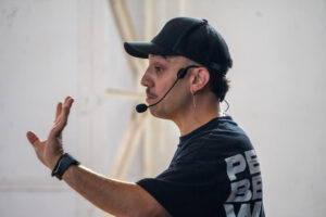 261022-AYRTON OVIEDO CHARLA (5)