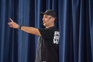 261022-AYRTON OVIEDO CHARLA (7)